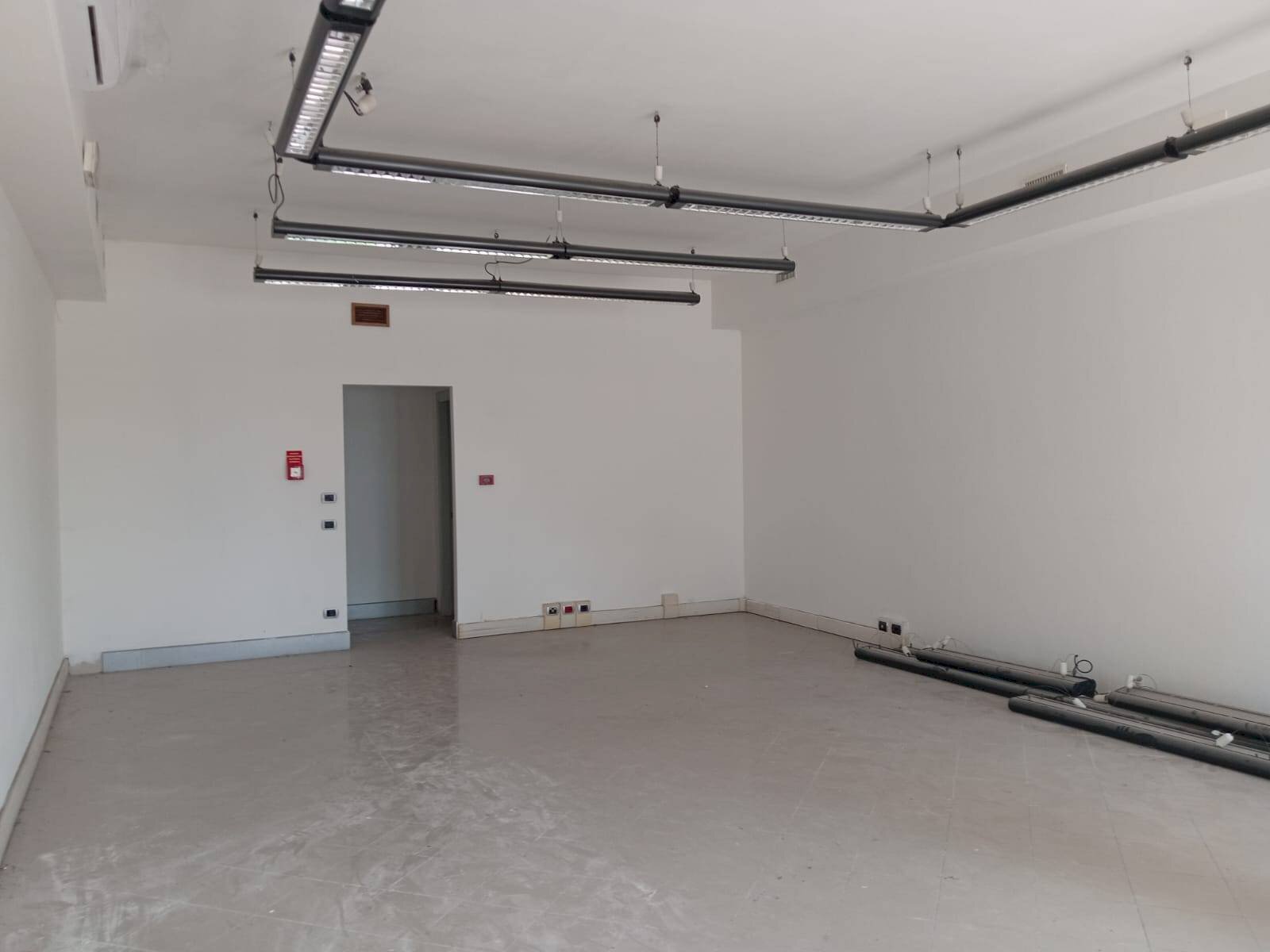 Foto 2 - Attività Commerciale via roma
 
4, Calci - foto 2