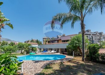 Piscina - Villa Palermo - foto 1