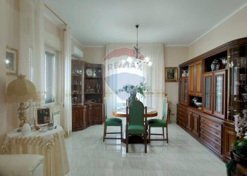 Sala da pranzo - Villa via S. Vicinale Caputello
 
2/4, Monreale - foto 5