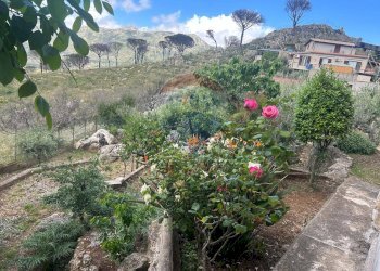 Vista delle montagne - Villa via S. Vicinale Caputello
 
2/4, Monreale - foto 18
