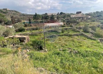 Vista delle montagne - Terreno edificabile Località Bonsulton, Pantelleria - foto 4