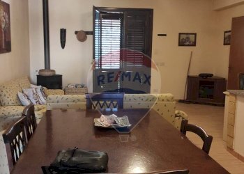 Sala da pranzo - Villa a Schiera contrada Berbaro
 
553/ca, Marsala - foto 2