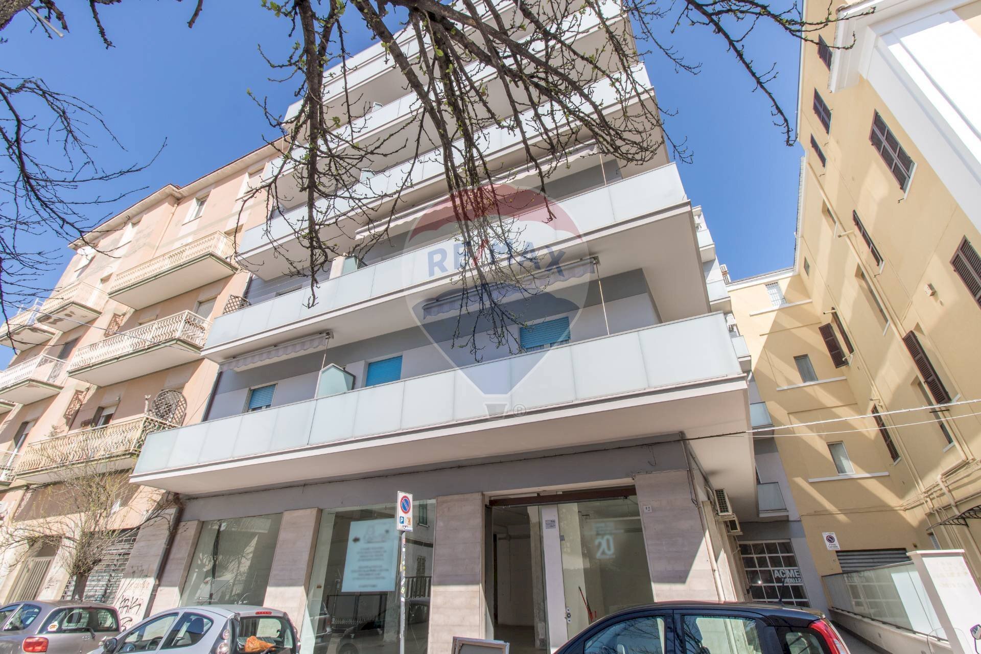 Edificio all\'aperto - Box Pescara - photo 3