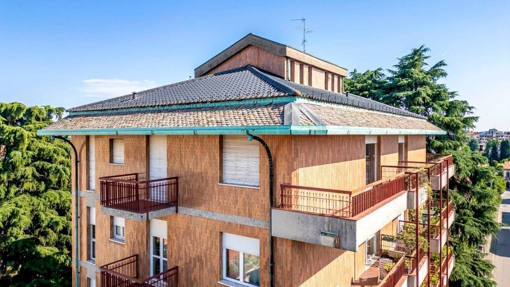 Facciata - Attic via Cesare Battisti, 8, Gallarate - photo 1