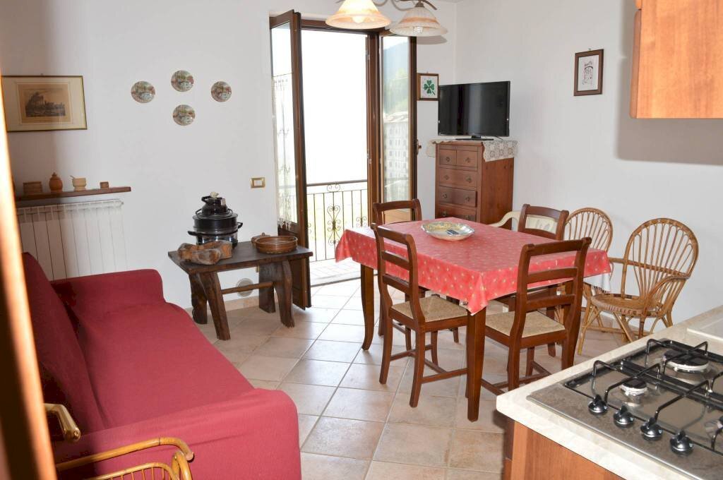 Sala da pranzo - Three-room apartment via Sant'Anna, 101, Roburent - photo 1