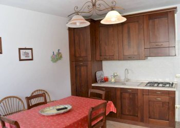Cucina - Trilocale via Sant'Anna, 101, Roburent - foto 3
