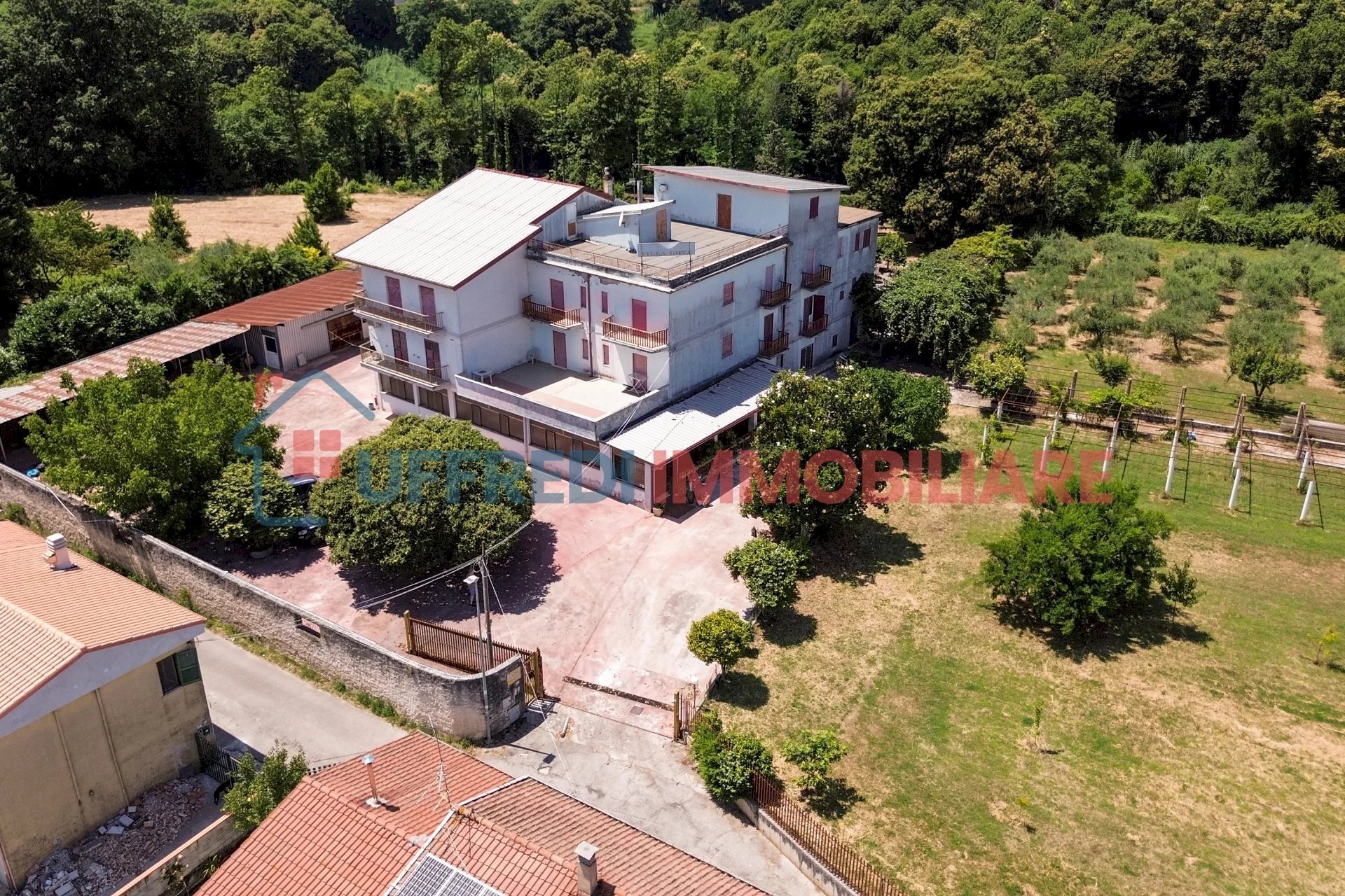 Hotel Lariano - photo 3