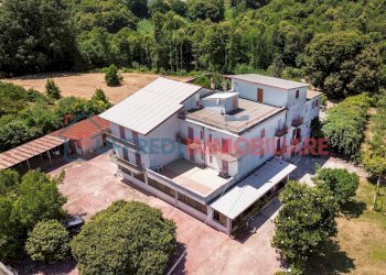 Hotel Lariano - foto 1