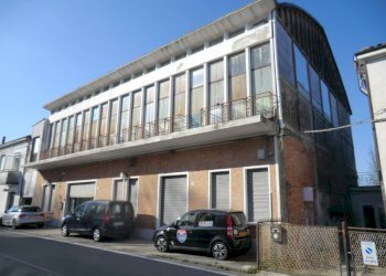 Capannone Ferrara - foto 2