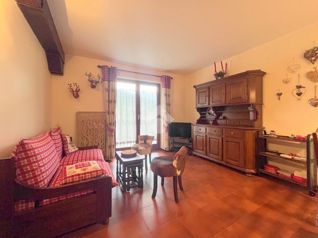 Three-room apartment Via Pietro Micca, Bardonecchia - photo 2