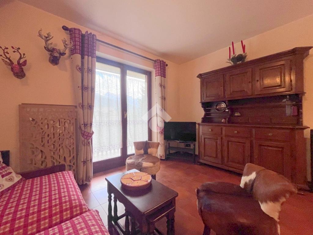 Three-room apartment Via Pietro Micca, Bardonecchia - photo 3