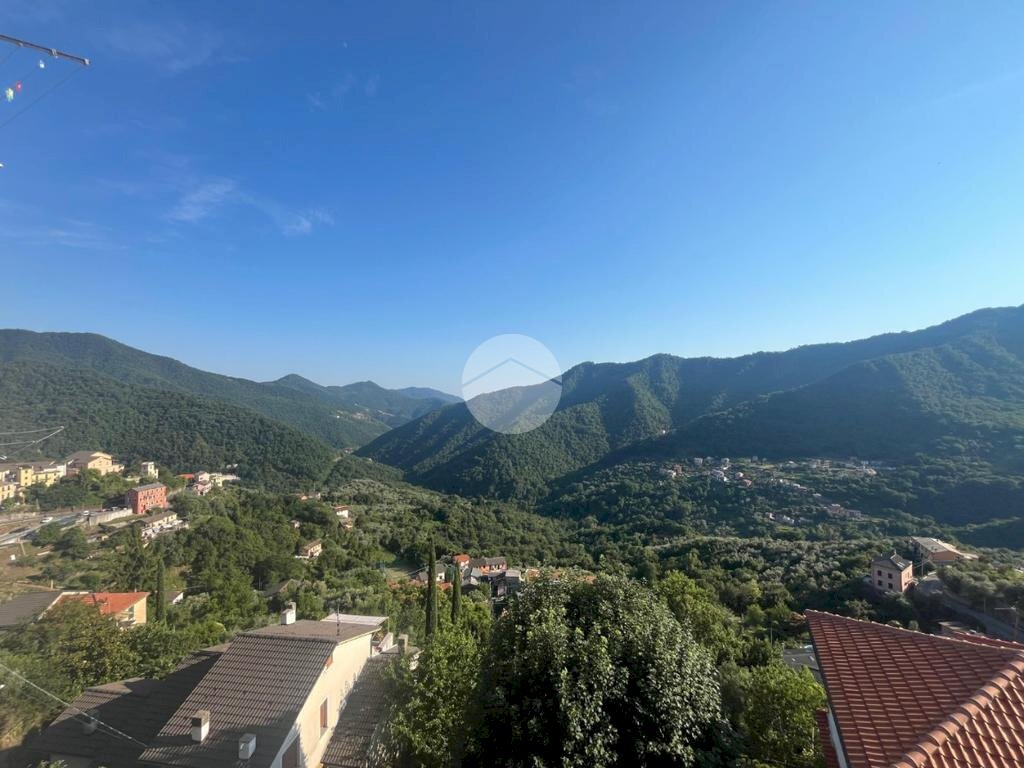 Four-room apartment Via IV Novembre, Uscio - photo 1