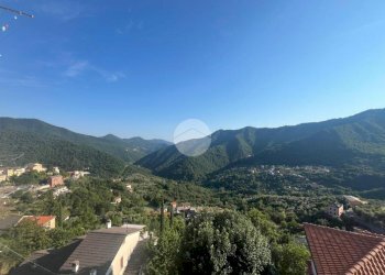 Four-room apartment Via IV Novembre, Uscio - photo 1