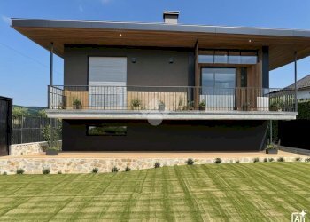 Villa Via Edmondo de Amicis, Galliate - foto 1