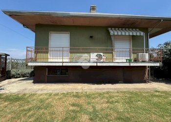 Villa Via Edmondo de Amicis, Galliate - foto 2