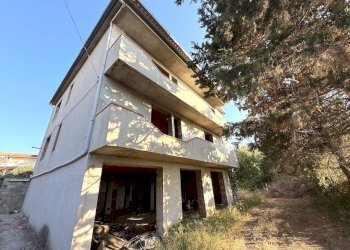 Foto 2 - Stabile - Palazzo Via Mare
 
sn, Badesi - foto 2