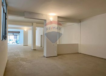 Stanza vuota - Locale Commerciale Via Giuseppe Maielli
 
28A, Palermo - foto 2