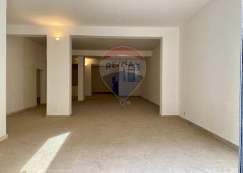 Ingresso - Locale Commerciale Via Giuseppe Maielli
 
28A, Palermo - foto 1