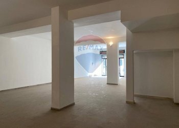 Stanza vuota - Locale Commerciale Via Giuseppe Maielli
 
28A, Palermo - foto 10