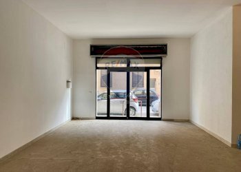 Stanza vuota - Locale Commerciale Via Giuseppe Maielli
 
28A, Palermo - foto 19