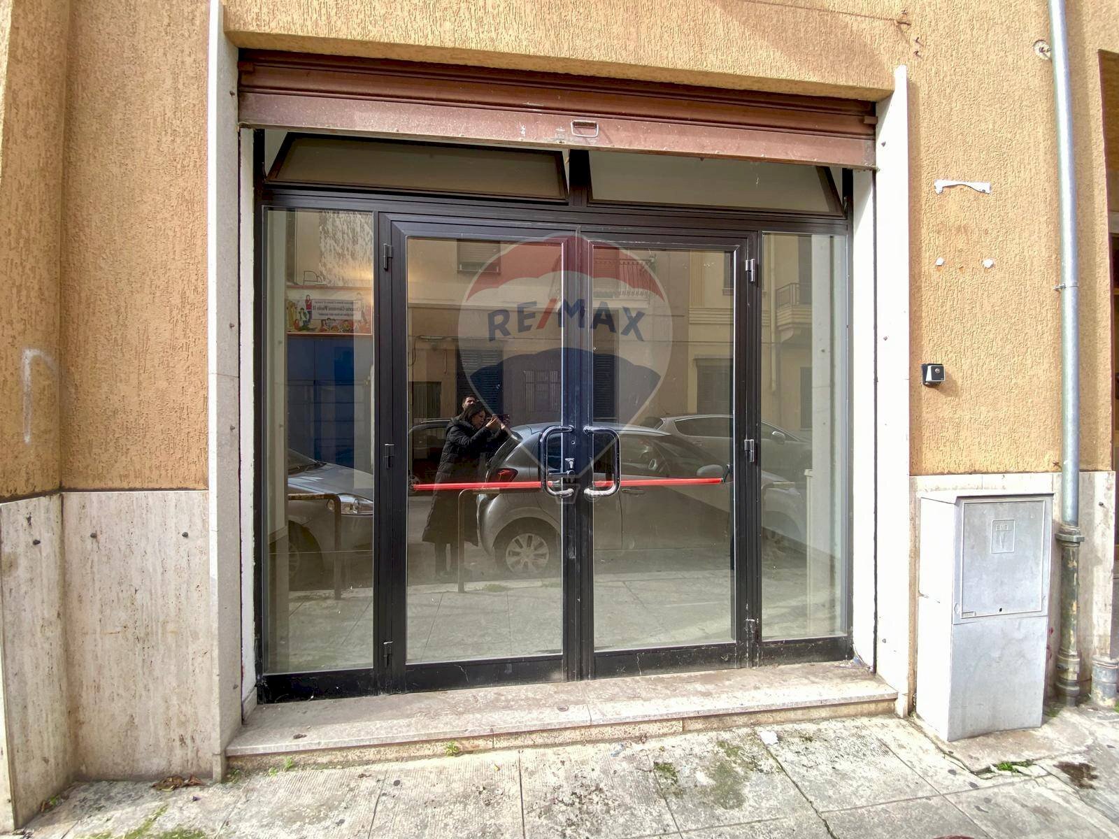 Edificio all\'aperto - Negozio Via Giuseppe Majelli
 
28, Palermo - foto 3