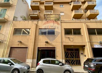 Edificio all\'aperto - Negozio Via Giuseppe Majelli
 
28, Palermo - foto 26