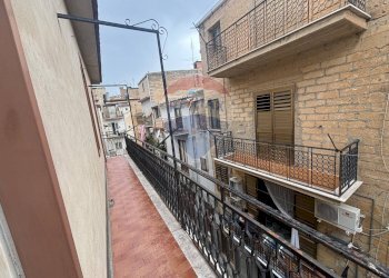 Balcone - Appartamento Via Guglielmo Oberdan
 
40, Riesi - foto 15