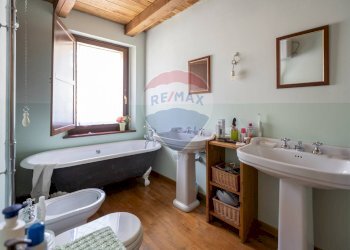 Bagno 1 - Rustico Via Lagua San Martino
 
1, Cerreto d'Esi - foto 18