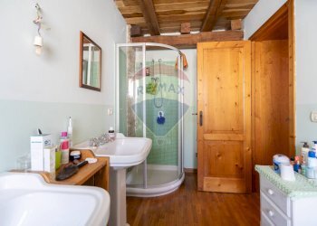 Bagno 3 - Rustico Via Lagua San Martino
 
1, Cerreto d'Esi - foto 26