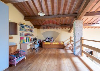 Camera soppalco - Rustico Via Lagua San Martino
 
1, Cerreto d'Esi - foto 31