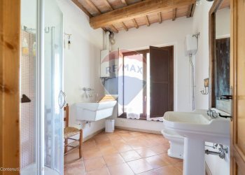 Bagno - Rustico Via Lagua San Martino
 
1, Cerreto d'Esi - foto 46