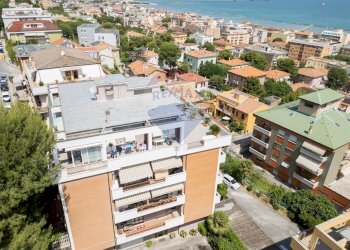 Edificio all\'aperto - Appartamento via trieste
 
27, Falconara Marittima - foto 6