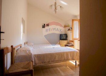 Camera / camera da letto - Casa semi indipendente Frazione San Giovanni
 
9, Fabriano - foto 24