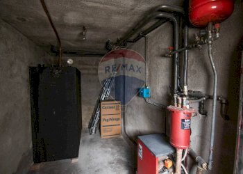 Dispensa di stoccaggio - Casa semi indipendente Frazione San Giovanni
 
9, Fabriano - foto 42