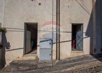 Edificio all\'aperto - Casa semi indipendente Frazione San Giovanni
 
9, Fabriano - foto 44