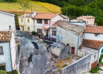 Casa all\'aperto - Casa semi indipendente Frazione San Giovanni
 
9, Fabriano - foto 49