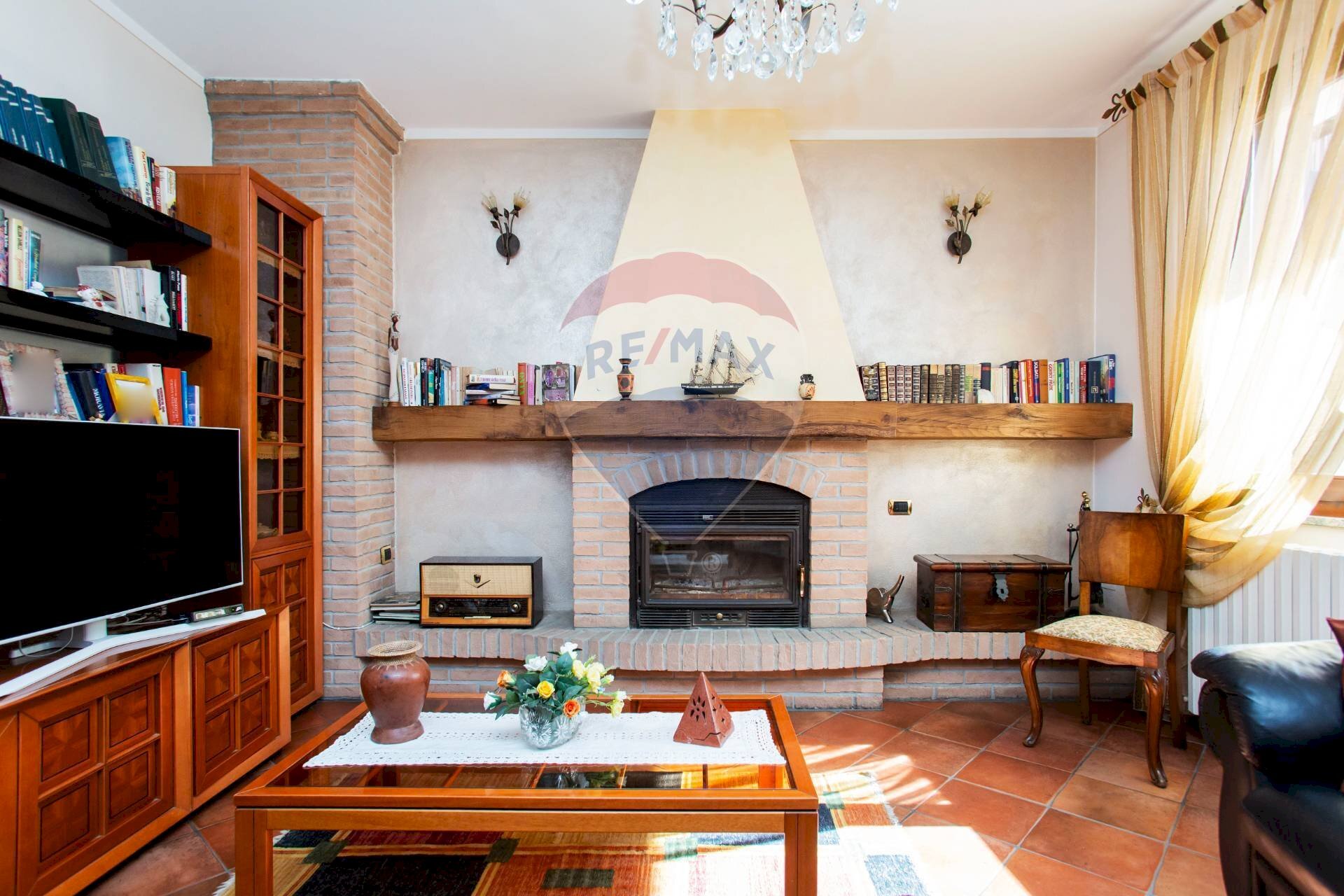 Soggiorno - Casa semi indipendente via contardo ferrini
 
75, Broni - foto 1