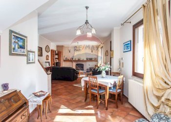 Sala da pranzo - Casa semi indipendente via contardo ferrini
 
75, Broni - foto 7