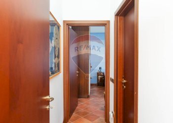 Hall / corridoio - Casa semi indipendente via contardo ferrini
 
75, Broni - foto 24