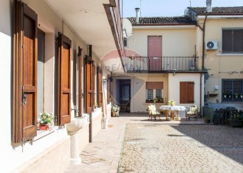 Edificio all\'aperto - Casa semi indipendente via contardo ferrini
 
75, Broni - foto 42