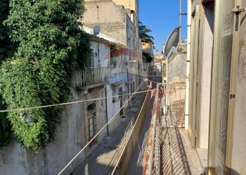 Balcone - Casa indipendente via S. Rocco
 
56/58, Chiaramonte Gulfi - foto 9