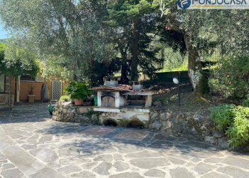 Dettaglio forno in pietra - Villa via della Fornace, Camaiore - foto 40