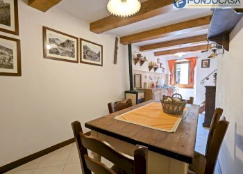 soggiorno con cucina - Independent house Via Zeppolino, Stazzema - photo 2