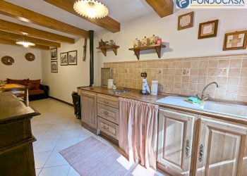 soggiorno con cucina - Independent house Via Zeppolino, Stazzema - photo 5