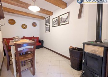 soggiorno con cucina - Independent house Via Zeppolino, Stazzema - photo 8