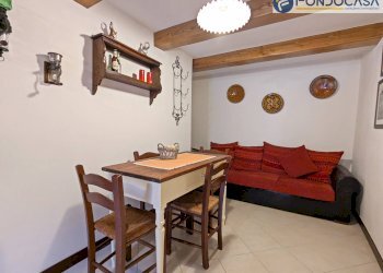 soggiorno con cucina - Independent house Via Zeppolino, Stazzema - photo 9