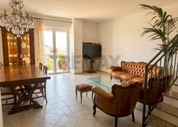 Sala da pranzo - Semi-detached house via Olmo D'Ettore
 
snc, Campodipietra - photo 10