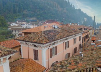 Edificio all\'aperto - Trilocale via Trento
 
191, Toscolano-Maderno - foto 1