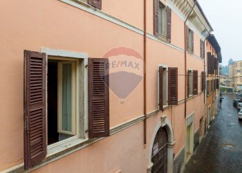 Edificio all\'aperto - Trilocale via Trento
 
191, Toscolano-Maderno - foto 2