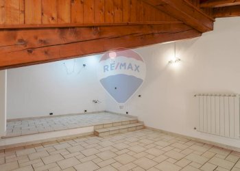 Stanza vuota - Trilocale via Trento
 
191, Toscolano-Maderno - foto 19